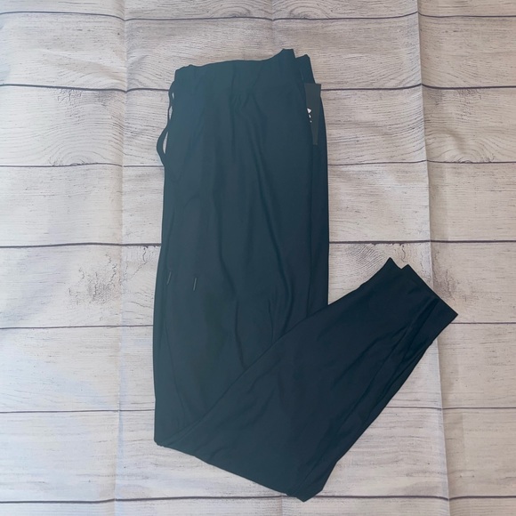 Under Armour Pants - NWT Women's Under Armour Vanish Jogger